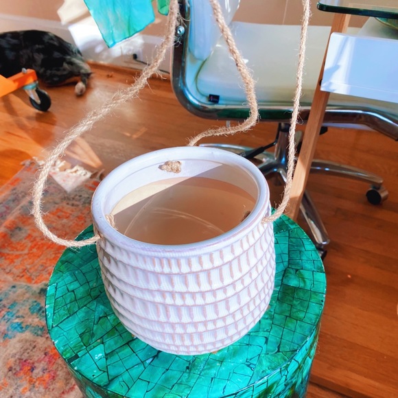 Handmade by Me White Beachy Plant Hanger 🐉🔮 - Picture 4 of 10